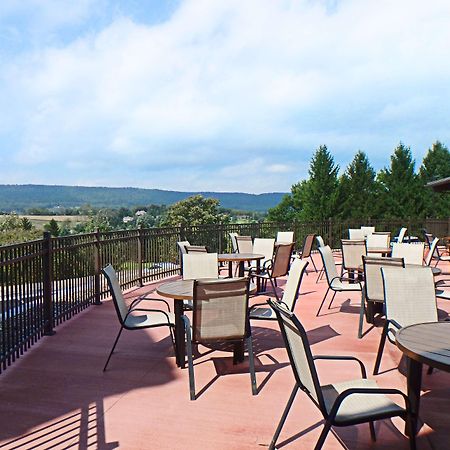 Wyndham Garden State College Hotel Boalsburg Eksteriør billede